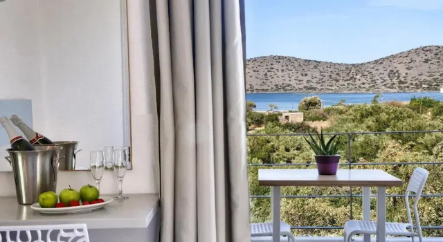 Семейный номер Standard с видом на море Elounda Krini Hotel