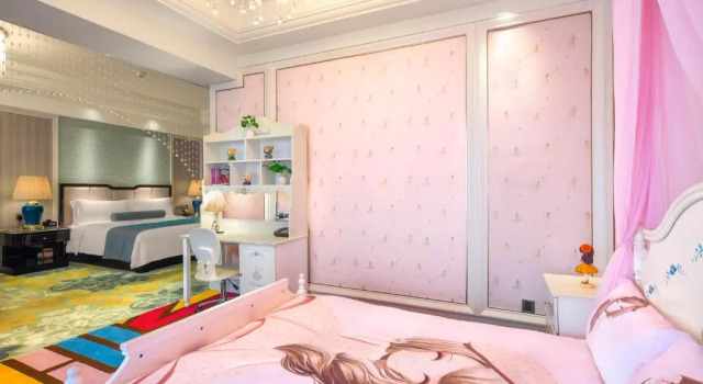Трёхместный номер Premium InterContinental Chengdu Global Center by IHG