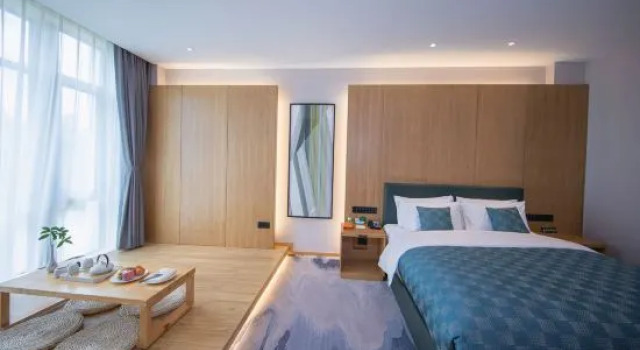 Люкс Business Delight Hotel Lotus Courtyard