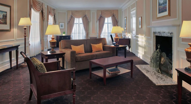 Двухместный люкс Presidential c 1 комнатой с видом на озеро The Drake Hotel