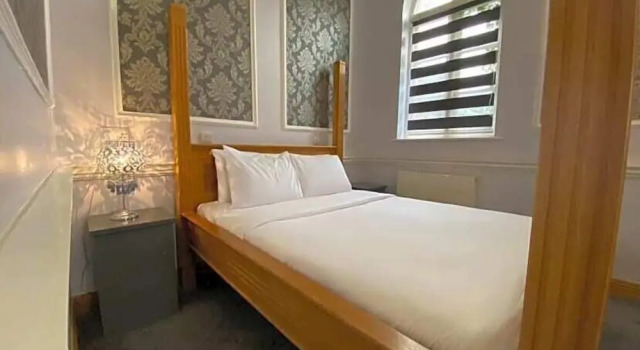 Номер Deluxe Baylis Park Hotel