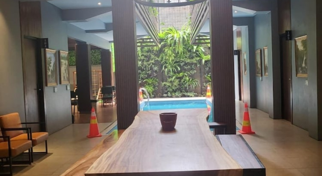 Hebe Hotel, Hostel & Hospitality Network, Buchen Sie Hostel Hotels in Bogor mit Pool, in der Nähe von Botanischer Garten von Bogor, Schwimmbad