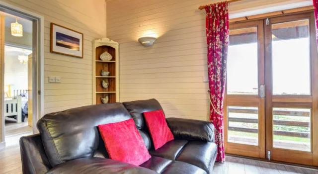 Holiday Home Uwch y Castell