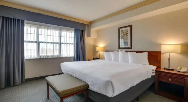 Люкс Best Western Brantford Hotel and Conference Centre