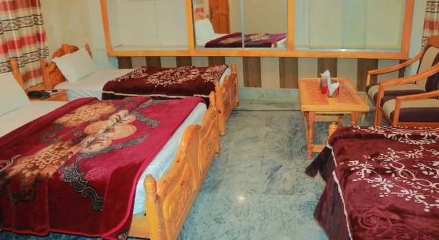 Четырёхместный семейный номер Standard ALMAS HOTEL Best Hotel in swat