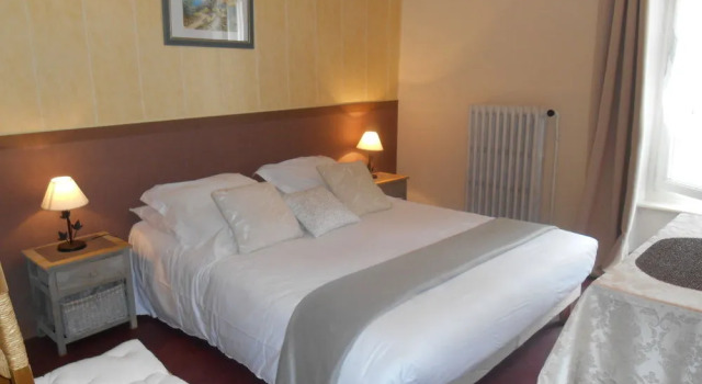 Hotel La Gravenne, Book Hotel Hoteller i Rhône-Alps med pool, Swimmingpool