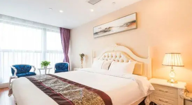 Люкс Galaxy Time Apartment Hotel