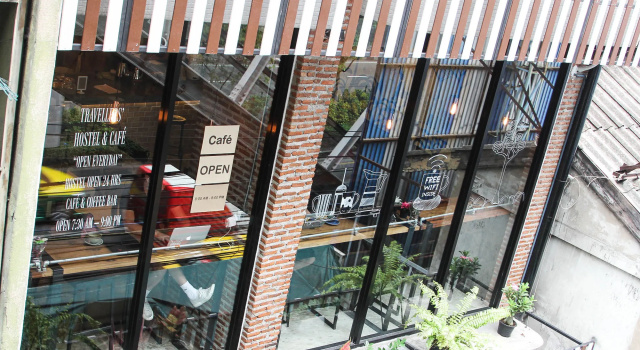 Thonglor Travellers Hostel & Cafe