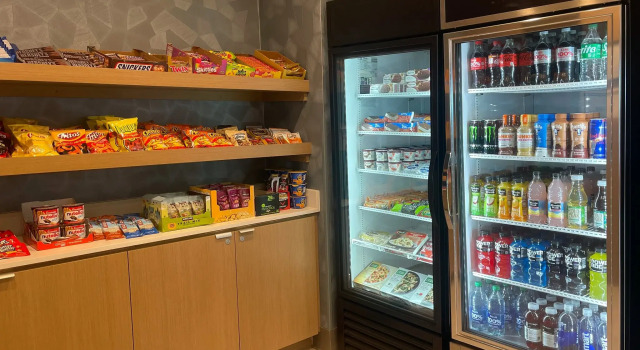 Holiday Inn Express and Suites Hollister by IHG, Rezervovat Hotel Hollister Kalifornie