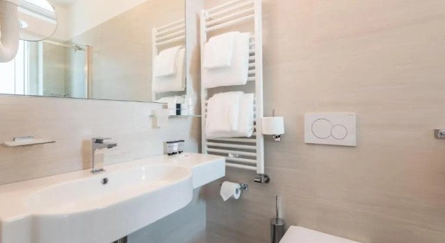 Четырёхместный номер Standard Hesperia Hotel & Residence
