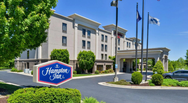 Кровать в общем номере Hampton Inn Waynesboro/Stuarts Draft