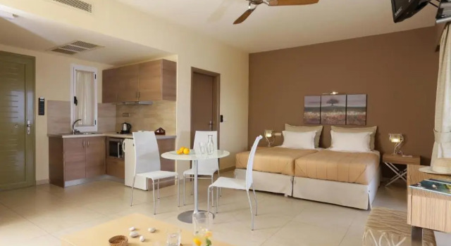 Полулюкс с балконом Petani Bay Hotel