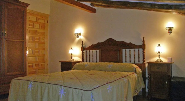 Casas Rurales La Laguna y La Buhardilla, Book Hotel Hoteller i Gallocanta med parkering, Parkering