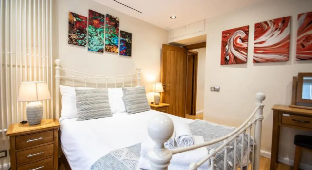 Апартаменты Tower Bridge 2BR apartment for 6 with terrace