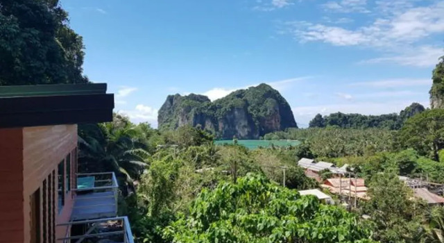 Двухместный номер Standard с балконом и с видом на горы Railay Hilltop