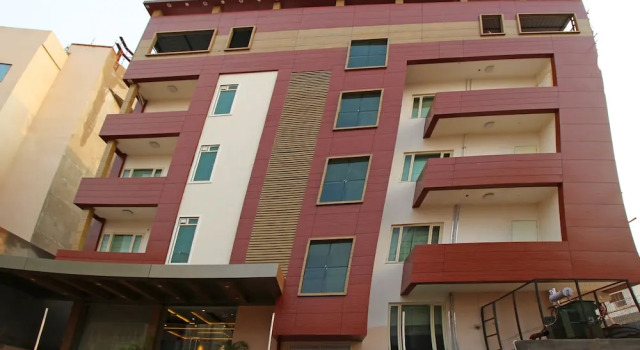 Capital O 4535 Hotel Uma Palace