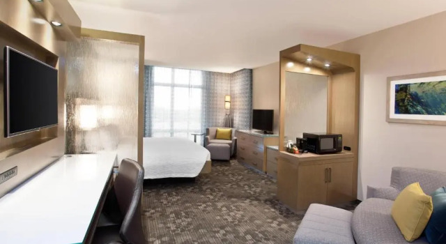 Люкс Courtyard by Marriott Orlando South/Grande Lakes Area