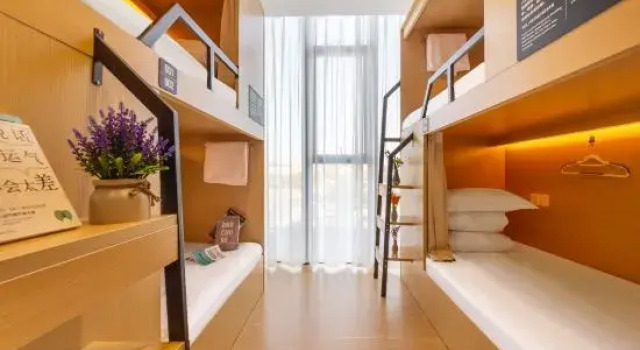 Кровать в общем номере (мужской номер) Lvxiaoer Youth Hotel (Hangzhou Jindi Plaza Jinjiadu Subway Station Branch)