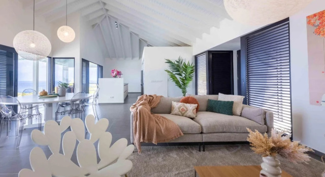 Вилла Modern Vibrant Villa With Terrace Private Pool
