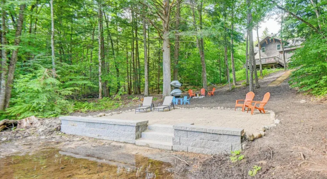 Коттедж Waterfront Lakes Region Home on Private Cove!