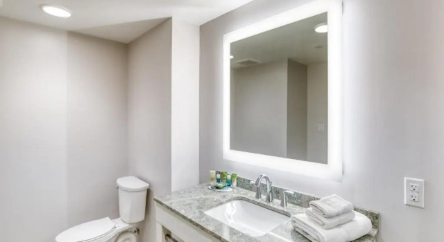 Номер Standard с видом на город Daytona Grande Oceanfront Resort