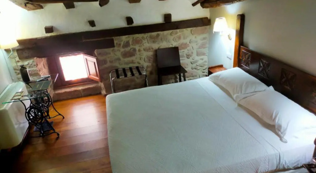 Standard Doppel Zimmer Dachboden Hotel Rural LATORRIÉN DE ANE