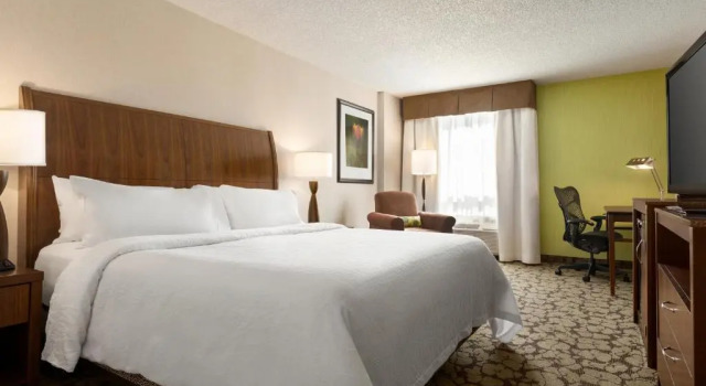 Номер Standard с видом на город Hilton Garden Inn Saskatoon Downtown