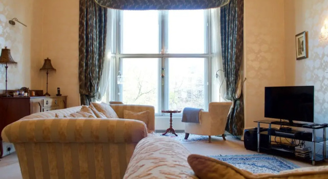 Home In Historic Edinburgh, Забронировать Апартаменты/квартира Апартаменты Эдинбурга, рядом с Scottish Widows Bank Plc, Апартаменты/квартира