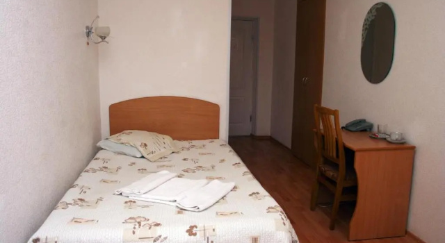 Standard single cameră cu balcon Kyiv Hotel