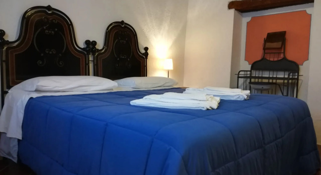 Agriturismo Poggio Bonelli, Забронировать Фермерский дом Отели Кастельнуово-Берарденга с парковкой, Парковка
