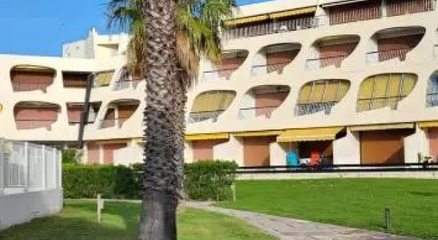 L'Escale Plage at the end of the Gardens Beach and the swimming pool