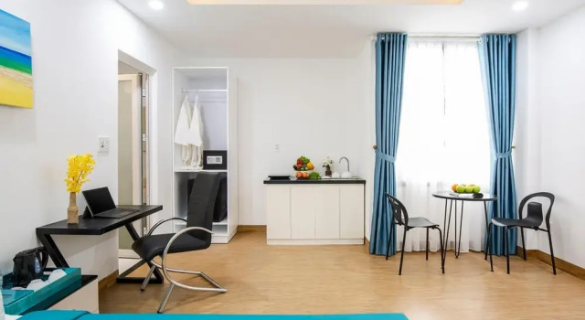 Lyn's Hotel & Apartment