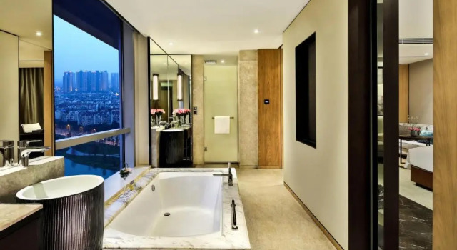 Двухместный полулюкс Crowne Plaza Chengdu Wenjiang by IHG