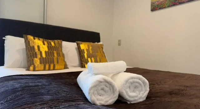 Near Sky Tower Cozy 1B Apt Close to Port, Buchen Sie Ferienwohnung Auckland 