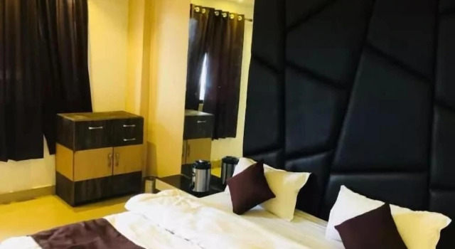 Khalsa Lake View Resort