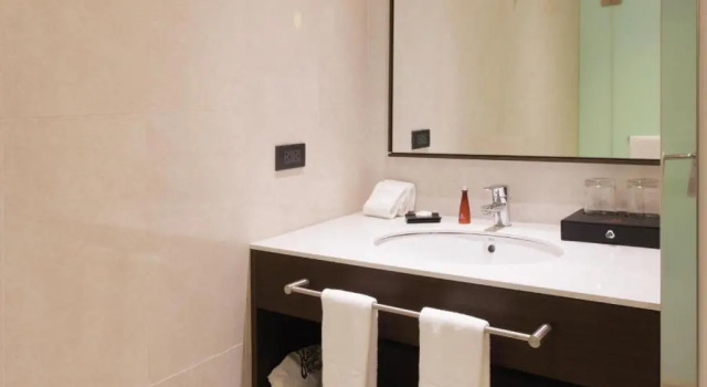Główny dwuosobowy suite The Marison Hotel