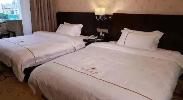 Трёхместный семейный люкс Guilin Fengyuan Hotel