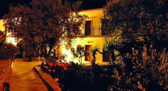 Mytilana Village Hotel, Забронировать Отель Митилини Лесбос