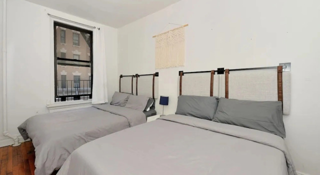 Коттедж Midtown West Furnished 3 Bedroom Apartment