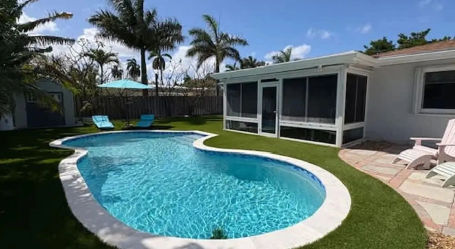 Коттедж Cozy Home at Lighthouse Point With Pool