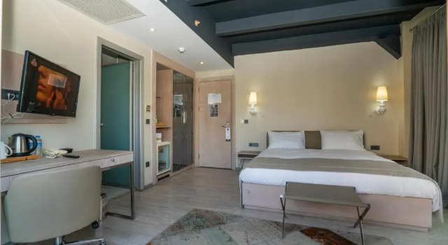 Трёхместный номер Deluxe The Gate 30 Suites