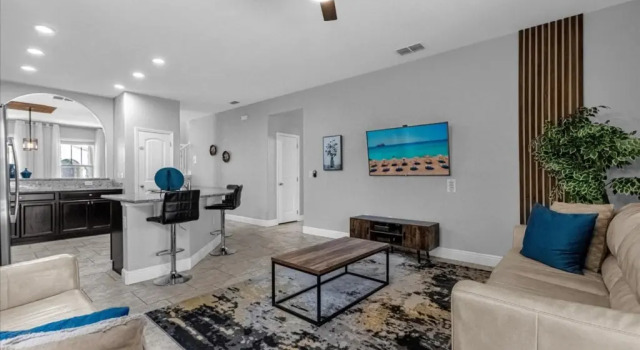 5 Bedrooms / 4 Bathrooms /  Solterra (5357 OA), Davenport, US