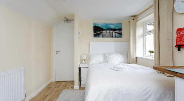 Студия Deluxe Blackberry - Stylish Self-Contained Flats in Soton City Centre