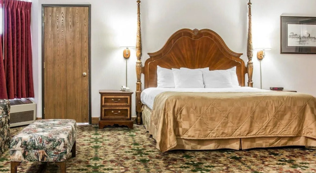 Двухместный номер Standard с видом на внутренний двор Clarion Hotel Mackinaw City Beachfront
