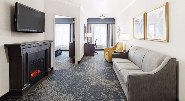 Четырёхместный люкс с 2 комнатами Best Western Plus Abbey Inn