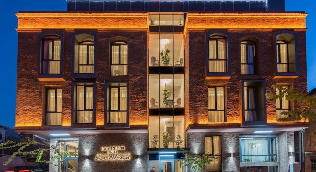 Veranova Hotel