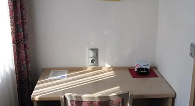 Hotel Maifelder Hof, Забронировать Отель Отели Майен с парковкой, Парковка