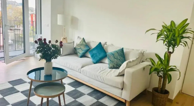 New 1 bedroom in City Center- Terrace