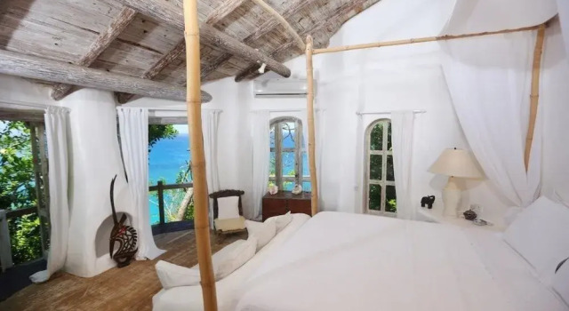 Smuggler's Nest - Exotic & Romantic Villa 2 Bedroom Villa by RedAwning, Prenota Villa Ville a Cap Estate, Villa