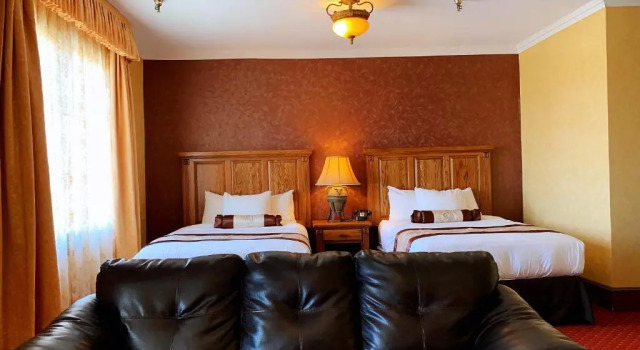 Четырёхместный номер Deluxe Eureka Inn, Trademark Collection by Wyndham